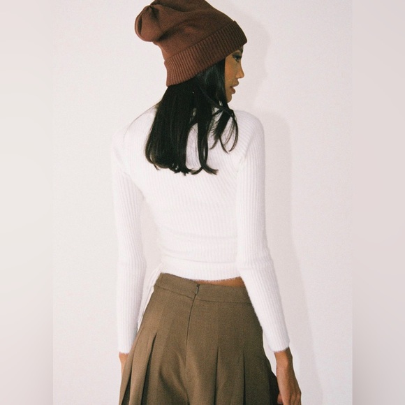 ‘Jessica’ Side Tie Sweater - Picture 5 of 7